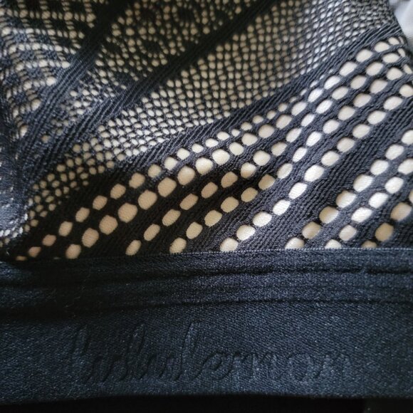 Lululemon Awake To Womens Crossback Lace Sports Bra - Size 32C - Black Nude - Picture 4 of 8
